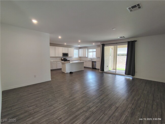 4358 Bayley Skye Ave in Las Vegas, NV - Building Photo - Building Photo