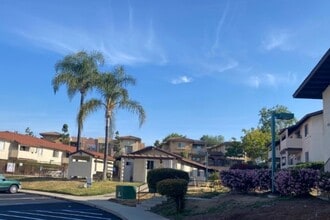 Sunset Meadows in Fallbrook, CA - Building Photo - Building Photo