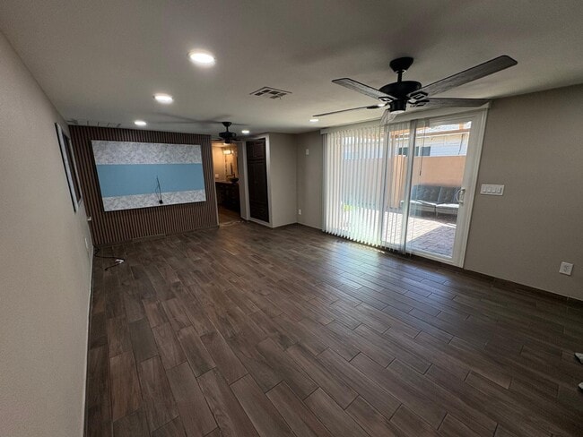 property at 3229 N 54th Ln