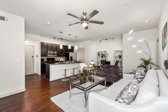 19000 Crescent Springs Dr in Houston, TX - Building Photo - Building Photo