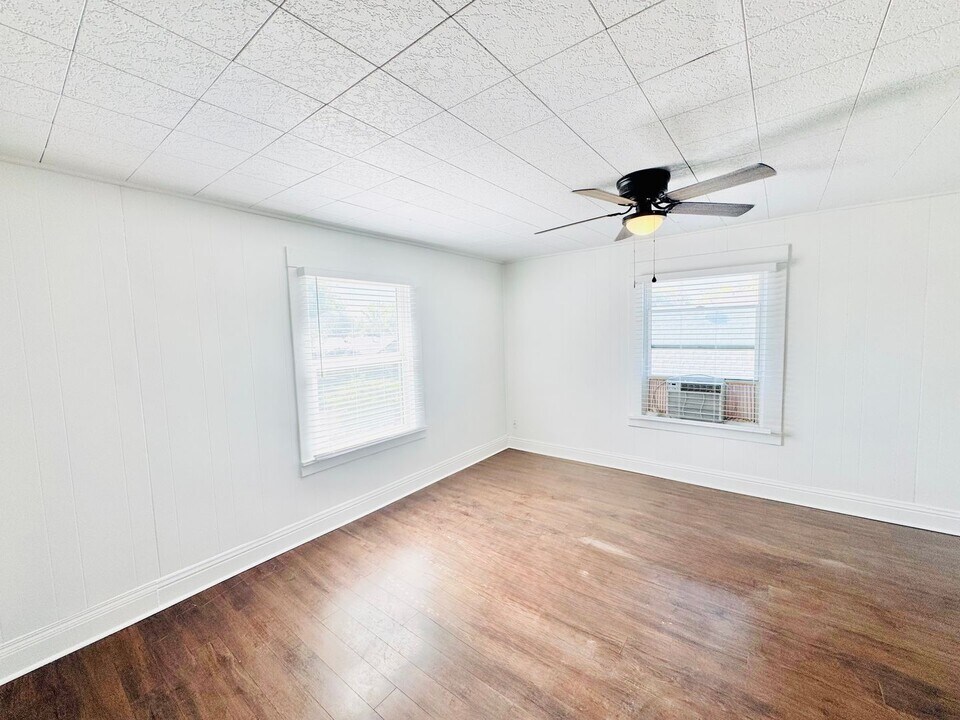 211 15th Ave S in Nampa, ID - Building Photo