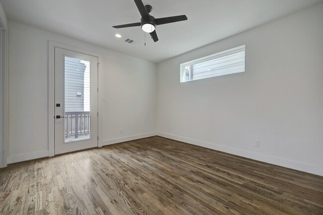 1535 W 24th St