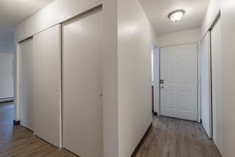 Brooktree Apartments in Salem, OR - Building Photo - Interior Photo