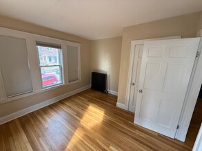 89 Lyndhurst St, Unit 2 in Boston, MA - Building Photo - Building Photo