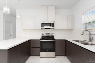 5712 Notre Dame Ave in McAllen, TX - Building Photo - Building Photo