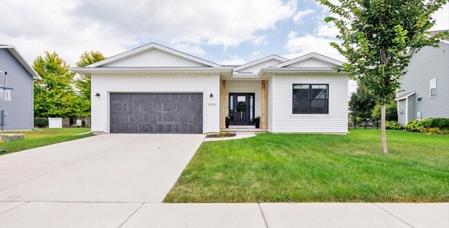 property at 2935 Glendale Ln