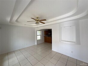 2207 W Candlelight Ln in Edinburg, TX - Building Photo - Building Photo