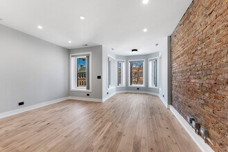 7726 N Eastlake Terrace in Chicago, IL - Building Photo - Building Photo