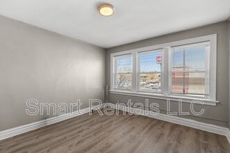 5618 S Grand Blvd in St. Louis, MO - Foto de edificio - Building Photo