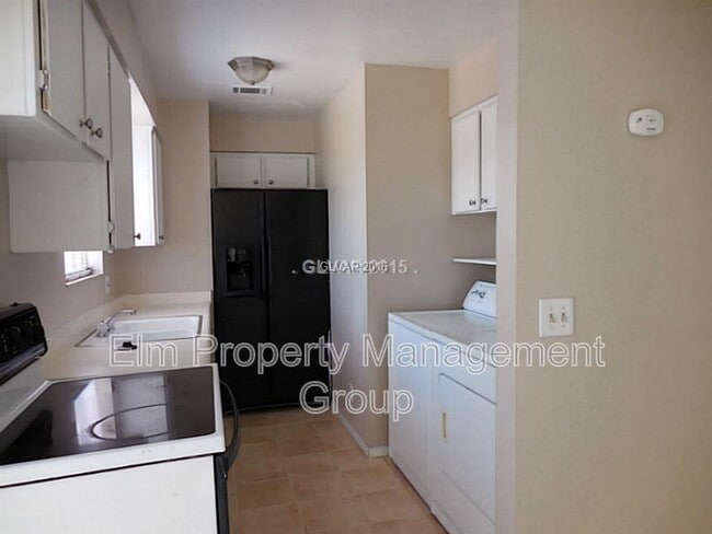 5052 S Mountain Vista St in Las Vegas, NV - Building Photo - Building Photo
