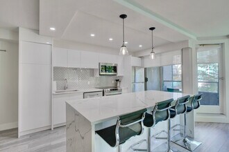 851 Homer St in Vancouver, BC - Building Photo - Building Photo