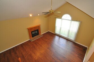 484 Bamburg Dr in Clarksville, TN - Building Photo - Building Photo