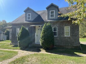 36 Church Ln in East Lyme, CT - Building Photo