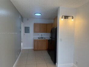 715 NE 2nd Ave in Fort Lauderdale, FL - Building Photo - Building Photo