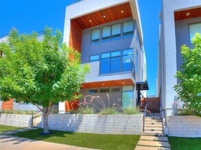 825 NW 6th St in Oklahoma City, OK - Building Photo - Building Photo