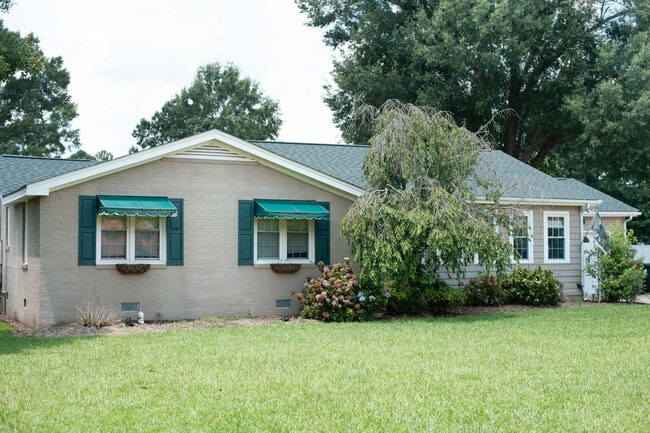 1782 Chicora Rd in Dunn, NC - Building Photo - Building Photo