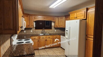103 Rivermont Dr in Sheffield, AL - Building Photo - Building Photo