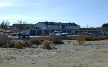 15814 Olalee Rd in Apple Valley, CA - Building Photo - Building Photo