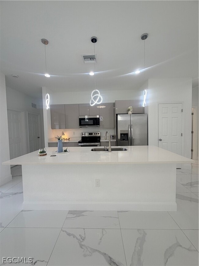 3804 40th St SW in Lehigh Acres, FL - Building Photo - Building Photo