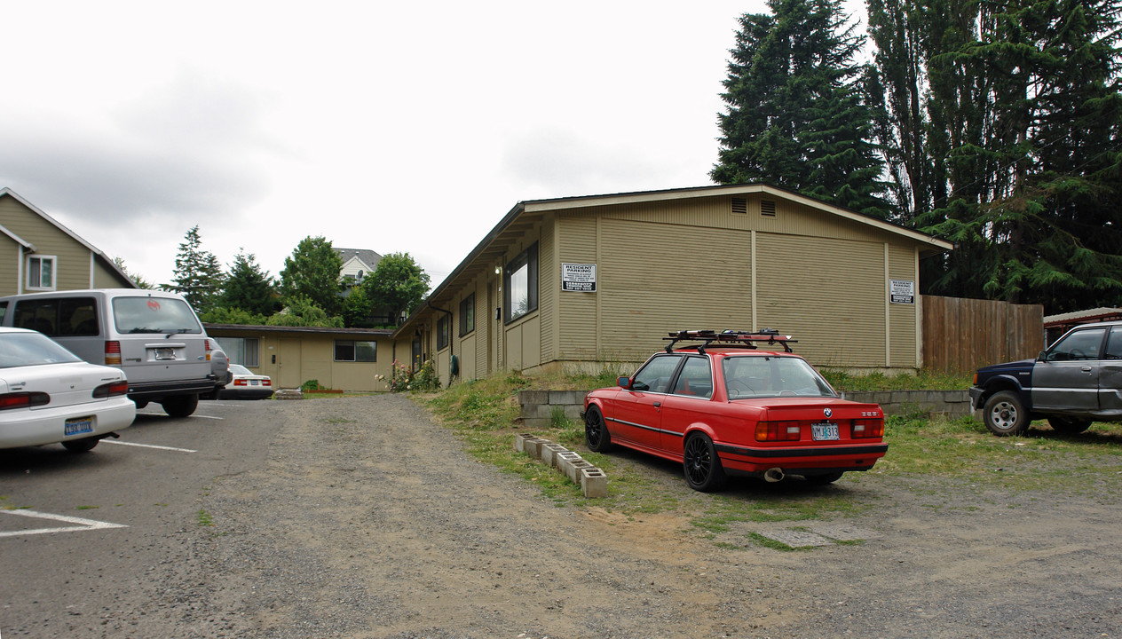 840-846 NE 91st Ave in Portland, OR - Building Photo