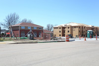 Walnut Creek Estates in Springfield, MO - Foto de edificio - Building Photo