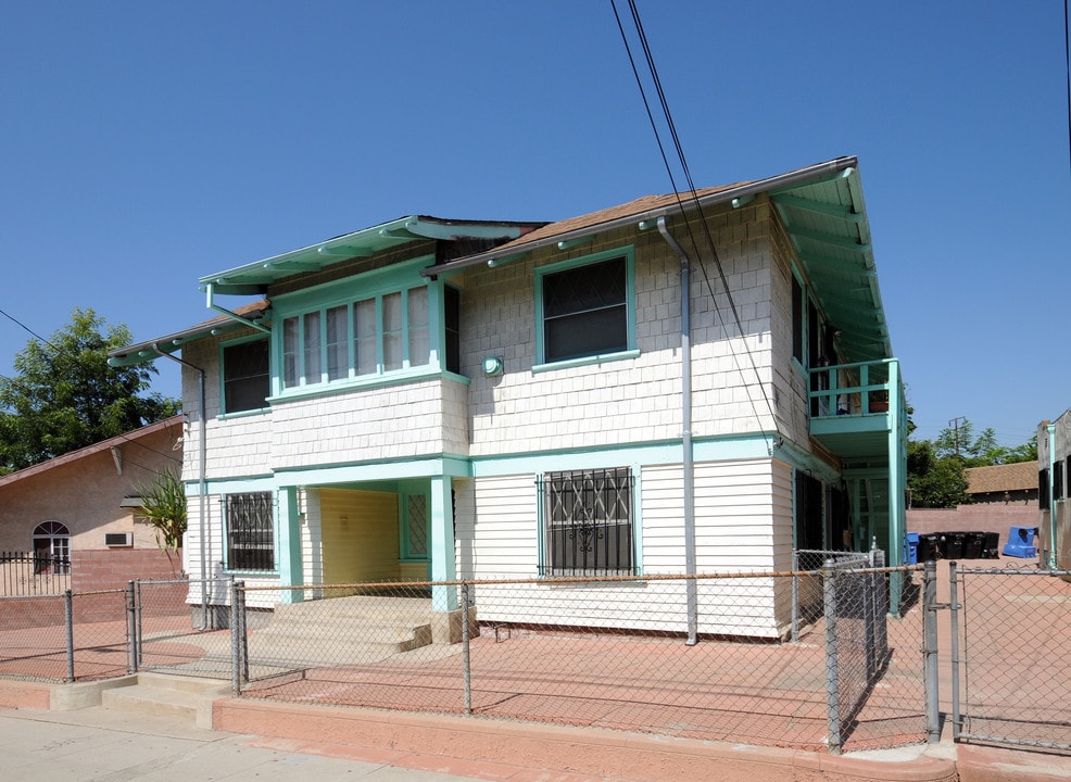5631 Ash St in Los Angeles, CA - Building Photo