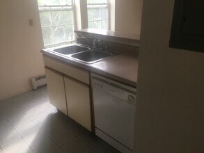 213 Hildred Dr, Unit 213 Hildred Dr in Burlington, VT - Foto de edificio - Building Photo