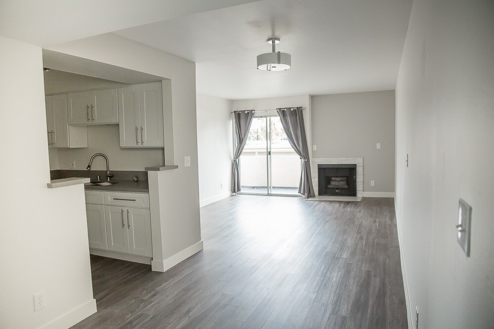 June Apartments in Los Angeles, CA