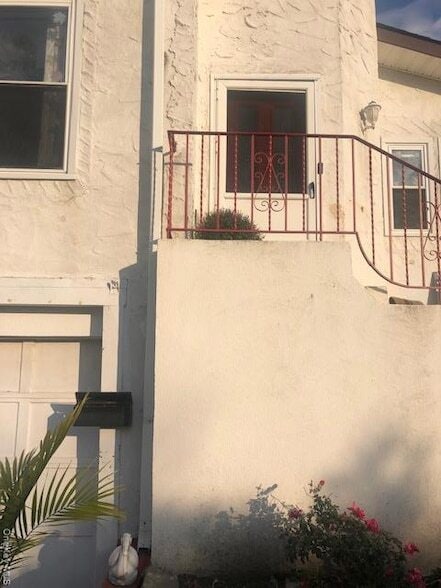 134 Coolidge Ave, Unit 2 in Long Beach, NY - Foto de edificio - Building Photo