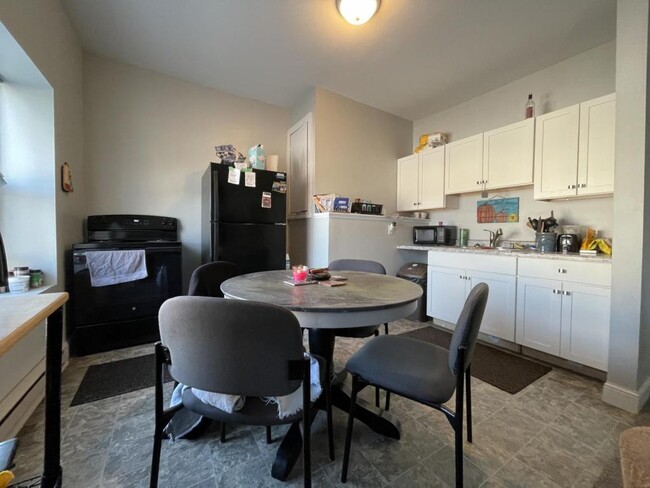 property at 1122 Belknap St