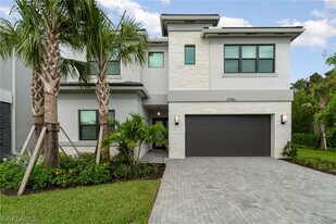 12750 Woodbury Dr in Estero, FL - Building Photo