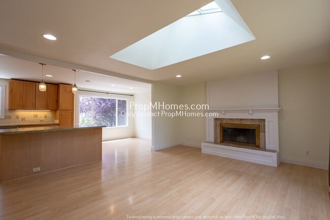 5615 SE Hillwood Cir in Milwaukie, OR - Building Photo - Building Photo