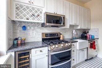 2129 Walnut St in Philadelphia, PA - Building Photo - Building Photo