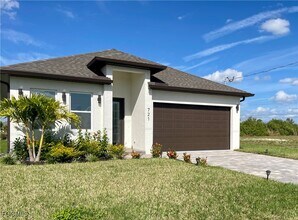 721 NE 11th Terrace in Cape Coral, FL - Building Photo - Building Photo
