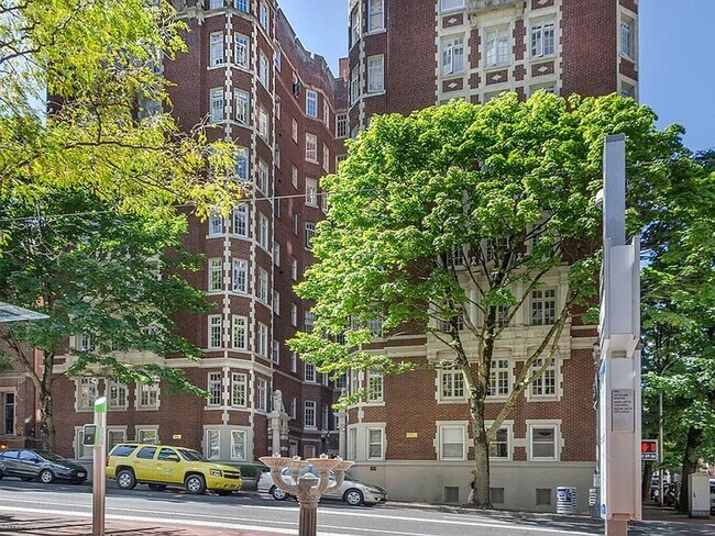 1209 SW 6th Ave in Portland, OR - Building Photo - Building Photo