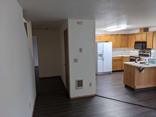 15718 NE 4th St in Vancouver, WA - Building Photo - Building Photo