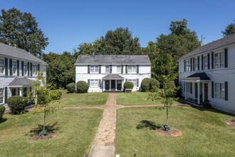 Hackberry Place in Tuscaloosa, AL - Foto de edificio - Building Photo