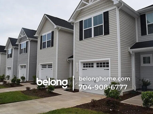 property at 1517 39th Ave Lp NE