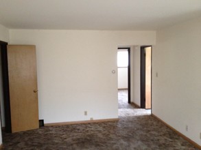 9420 Beckett Ave in Milwaukee, WI - Building Photo - Interior Photo