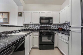 1012 Dusty Creek St in Las Vegas, NV - Building Photo - Building Photo