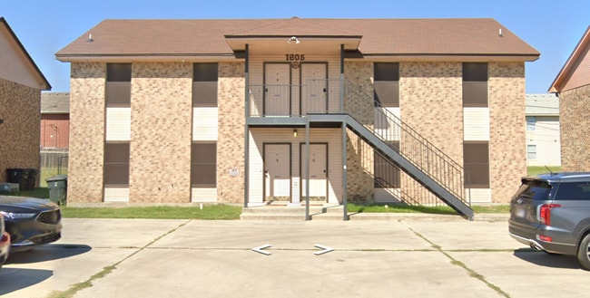 1605 Benttree Dr