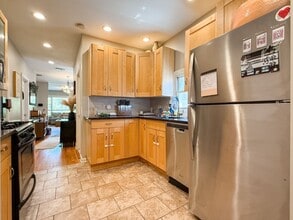 2936 N Hoyne Ave, Unit 2 in Chicago, IL - Building Photo - Building Photo