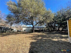 519 Royal Oak Dr in New Braunfels, TX - Building Photo - Building Photo