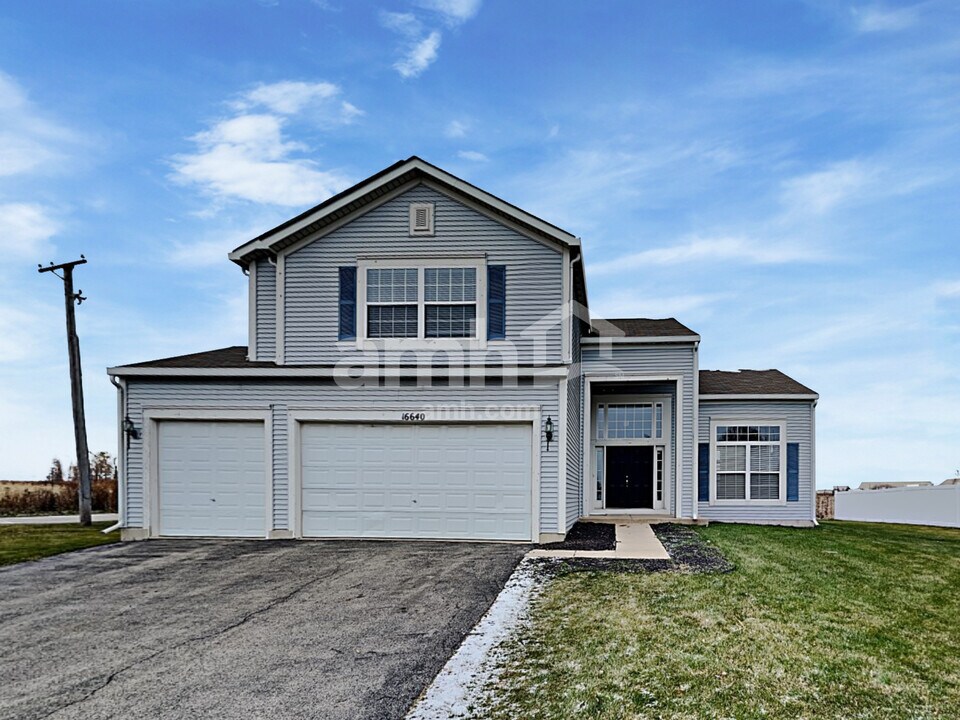 16640 Borio Dr in Crest Hill, IL - Building Photo