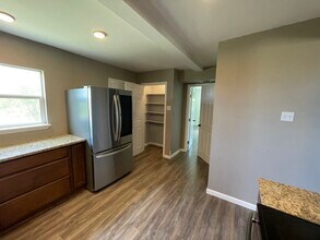 8412 US-87 in Stockdale, TX - Building Photo - Building Photo