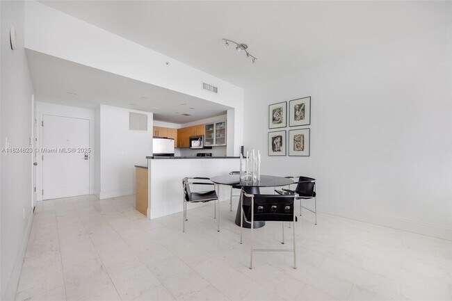 725 NE 22nd St in Miami, FL - Building Photo - Building Photo