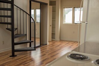 237 Lighthouse Ave in Monterey, CA - Building Photo - Building Photo