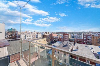 30-63-63 31st St in Queens, NY - Building Photo - Building Photo