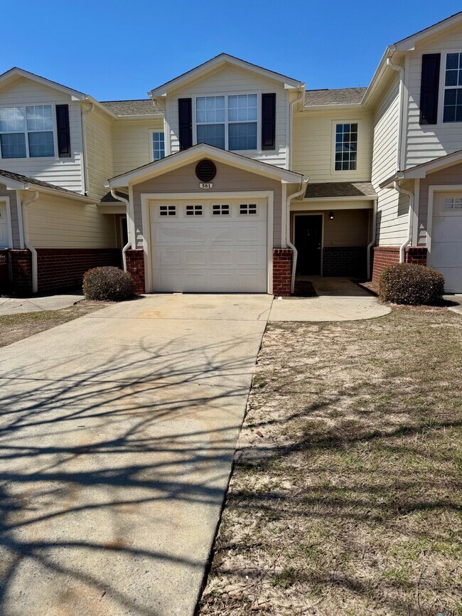 581 Wingspan Way in Crestview, FL - Foto de edificio - Building Photo