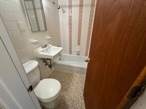 276 North Beacon St, Unit 24 in Boston, MA - Foto de edificio - Building Photo
